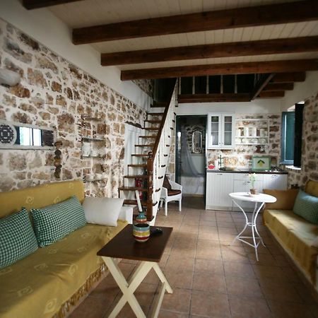 Christina'S Stone Cottage Kassiopi Exterior photo