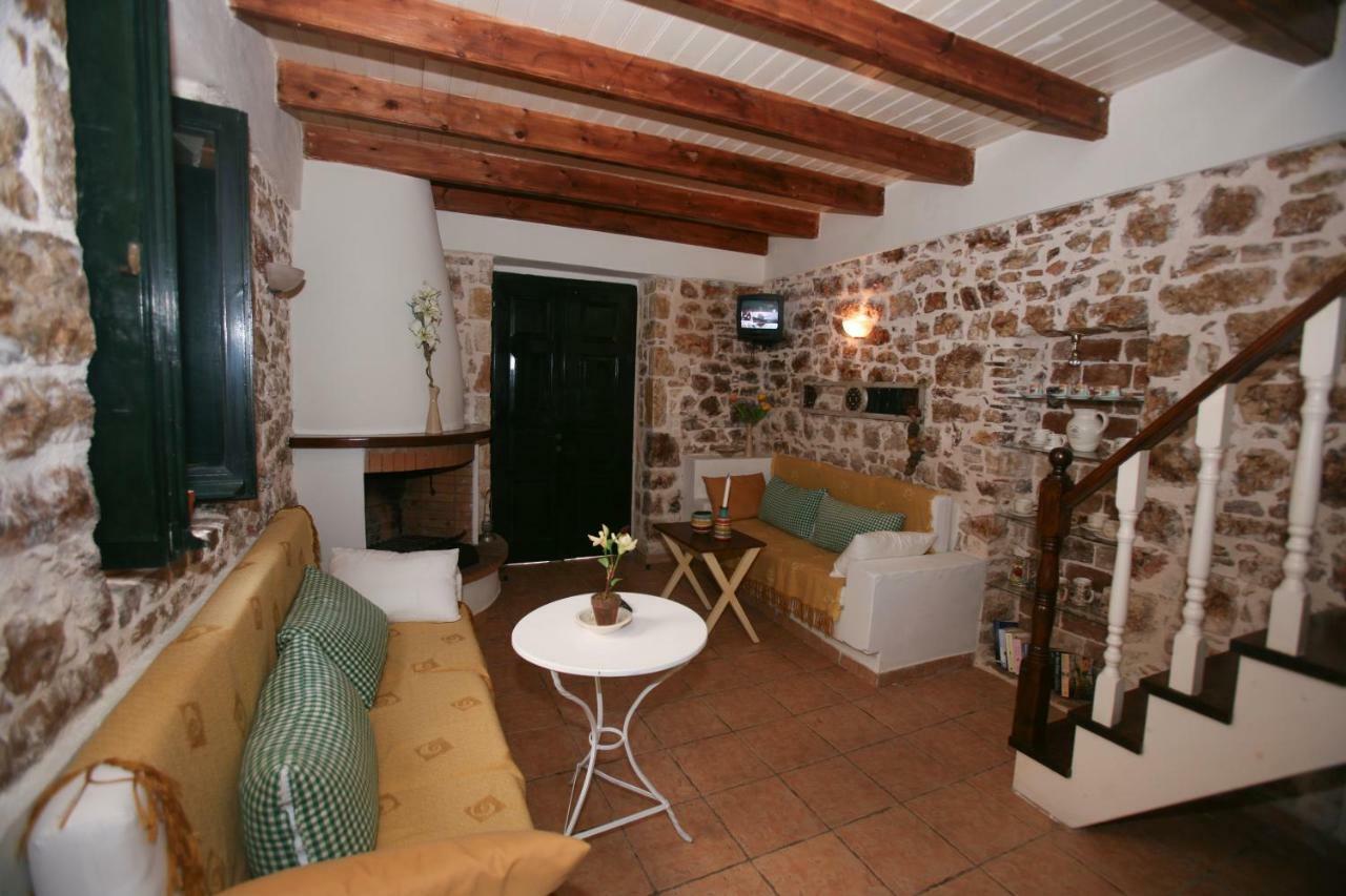 Christina'S Stone Cottage Kassiopi Exterior photo