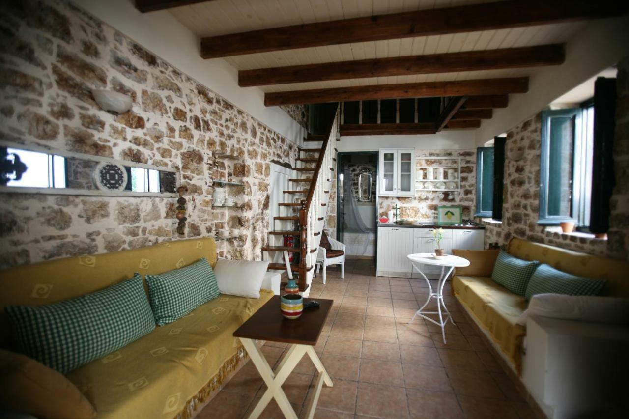 Christina'S Stone Cottage Kassiopi Exterior photo