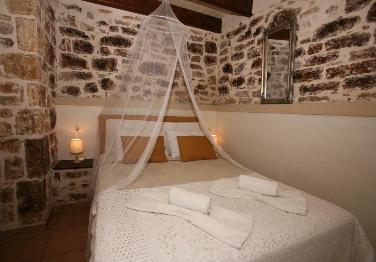 Christina'S Stone Cottage Kassiopi Exterior photo